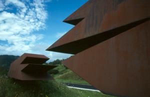 Ravne - mesto forme vive 13